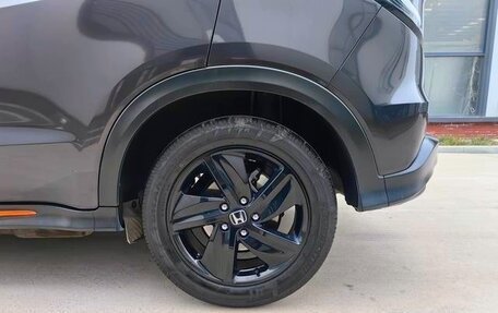 Honda Vezel, 2022 год, 1 700 000 рублей, 16 фотография