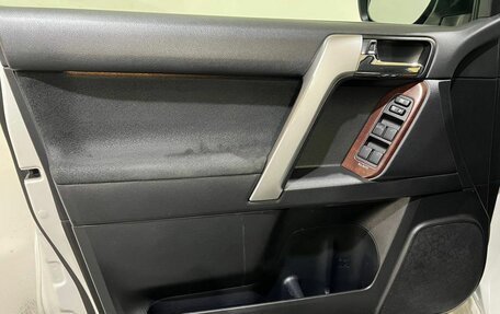 Toyota Land Cruiser Prado 150 рестайлинг 2, 2014 год, 3 250 000 рублей, 15 фотография