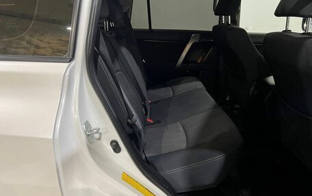 Toyota Land Cruiser Prado 150 рестайлинг 2, 2014 год, 3 250 000 рублей, 23 фотография