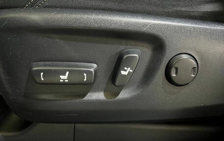 Toyota Land Cruiser Prado 150 рестайлинг 2, 2014 год, 3 250 000 рублей, 25 фотография