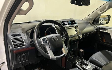 Toyota Land Cruiser Prado 150 рестайлинг 2, 2014 год, 3 250 000 рублей, 28 фотография