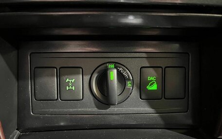 Toyota Land Cruiser Prado 150 рестайлинг 2, 2014 год, 3 250 000 рублей, 32 фотография