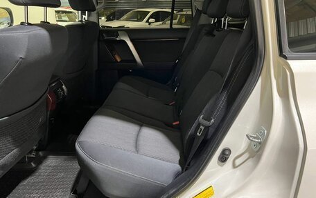 Toyota Land Cruiser Prado 150 рестайлинг 2, 2014 год, 3 250 000 рублей, 26 фотография