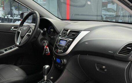 Hyundai Solaris II рестайлинг, 2011 год, 660 000 рублей, 26 фотография