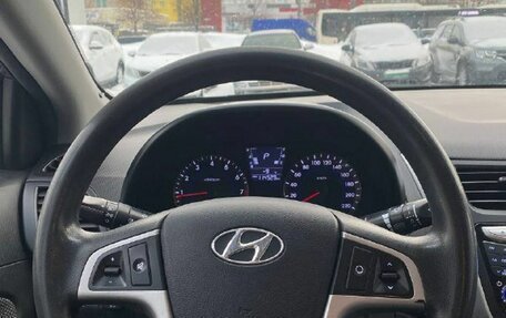 Hyundai Solaris II рестайлинг, 2014 год, 862 000 рублей, 11 фотография