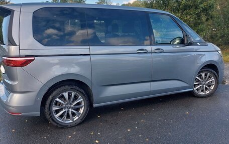 Volkswagen Multivan, 2023 год, 5 400 000 рублей, 4 фотография