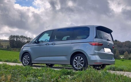 Volkswagen Multivan, 2023 год, 5 400 000 рублей, 6 фотография