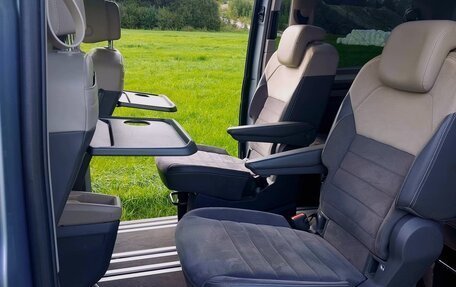 Volkswagen Multivan, 2023 год, 5 400 000 рублей, 14 фотография