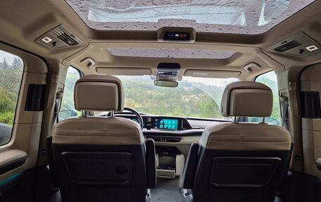 Volkswagen Multivan, 2023 год, 5 400 000 рублей, 15 фотография