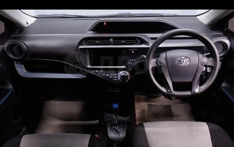 Toyota Aqua I, 2014 год, 900 000 рублей, 8 фотография