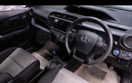 Toyota Aqua I, 2014 год, 900 000 рублей, 12 фотография