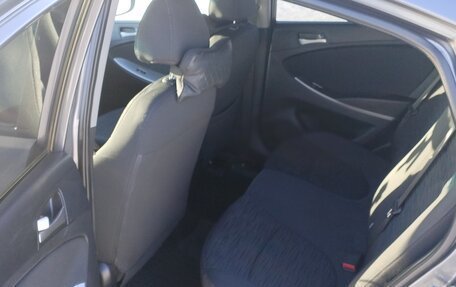 Hyundai Solaris II рестайлинг, 2015 год, 900 000 рублей, 9 фотография