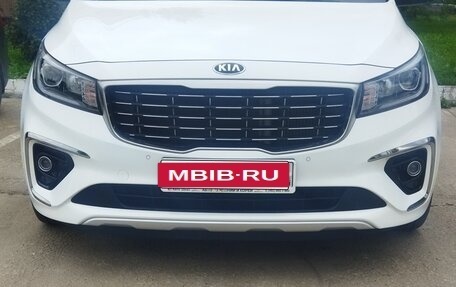 KIA Carnival III, 2020 год, 3 000 000 рублей, 1 фотография