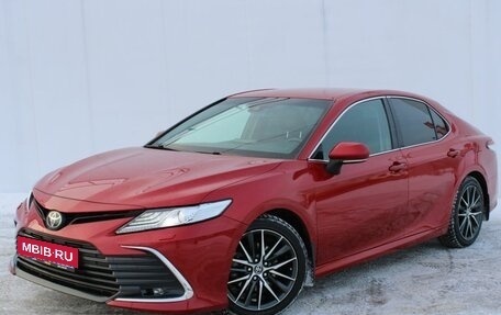 Toyota Camry, 2021 год, 3 050 000 рублей, 2 фотография