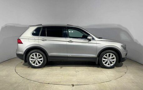 Volkswagen Tiguan II, 2018 год, 2 740 000 рублей, 4 фотография