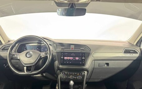 Volkswagen Tiguan II, 2018 год, 2 740 000 рублей, 13 фотография