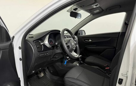 KIA Rio IV, 2021 год, 1 660 000 рублей, 8 фотография