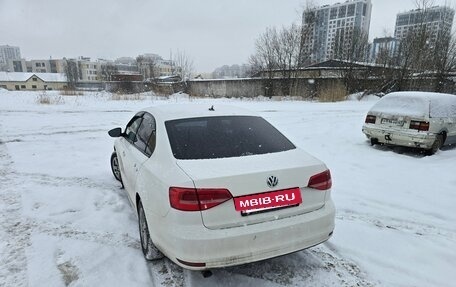 Volkswagen Jetta VI, 2015 год, 1 230 000 рублей, 2 фотография