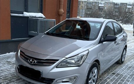 Hyundai Solaris II рестайлинг, 2014 год, 840 000 рублей, 2 фотография