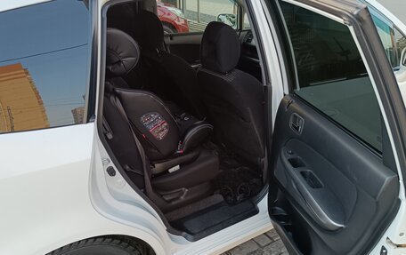 Honda Stream I рестайлинг, 2004 год, 600 000 рублей, 6 фотография