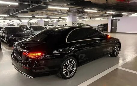 Mercedes-Benz E-Класс, 2023 год, 4 180 000 рублей, 2 фотография