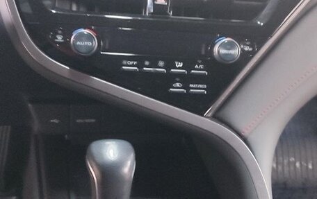 Toyota Camry, 2021 год, 3 300 000 рублей, 3 фотография