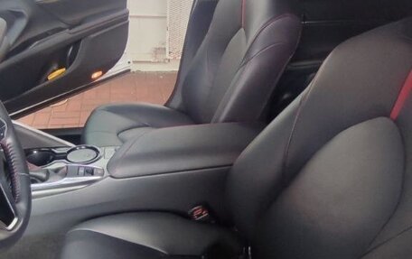 Toyota Camry, 2021 год, 3 300 000 рублей, 8 фотография