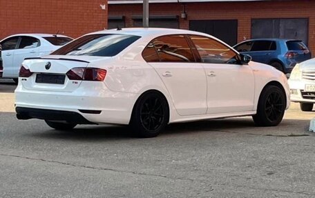 Volkswagen Jetta VI, 2012 год, 1 050 000 рублей, 2 фотография