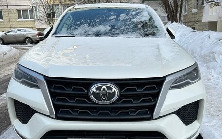 Toyota Fortuner II, 2022 год, 4 500 000 рублей, 1 фотография