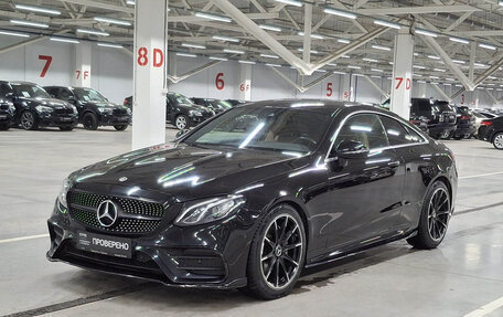 Mercedes-Benz E-Класс, 2018 год, 3 999 000 рублей, 1 фотография