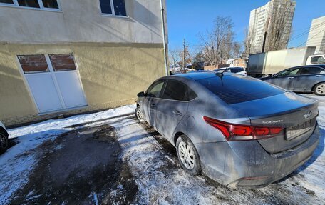 Hyundai Solaris II рестайлинг, 2018 год, 1 300 000 рублей, 3 фотография