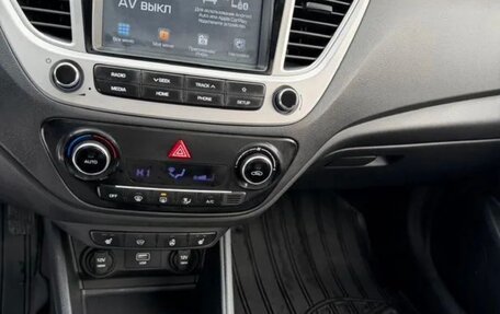 Hyundai Solaris II рестайлинг, 2018 год, 1 300 000 рублей, 9 фотография