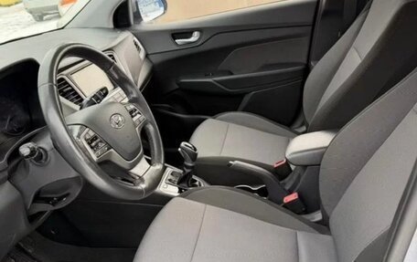 Hyundai Solaris II рестайлинг, 2018 год, 1 300 000 рублей, 10 фотография