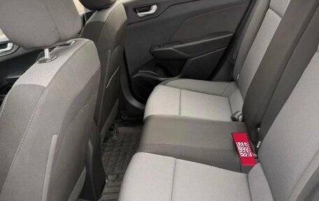 Hyundai Solaris II рестайлинг, 2018 год, 1 300 000 рублей, 11 фотография