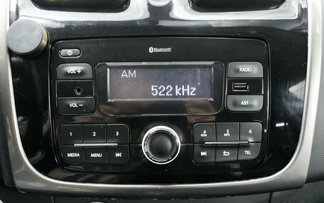 Renault Sandero II рестайлинг, 2017 год, 898 000 рублей, 19 фотография