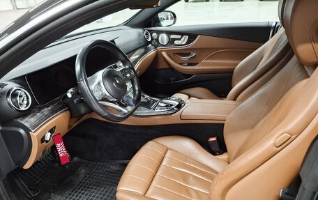 Mercedes-Benz E-Класс, 2018 год, 3 999 000 рублей, 20 фотография