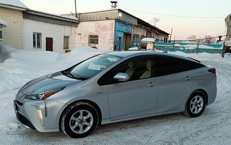 Toyota Prius IV XW50, 2019 год, 1 840 000 рублей, 1 фотография
