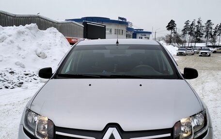 Renault Logan II, 2015 год, 900 000 рублей, 1 фотография