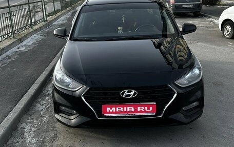 Hyundai Solaris II рестайлинг, 2017 год, 1 100 000 рублей, 1 фотография