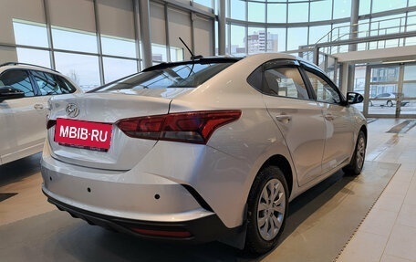 Hyundai Solaris II рестайлинг, 2021 год, 1 390 000 рублей, 5 фотография