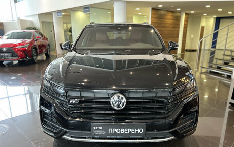 Volkswagen Touareg III, 2020 год, 6 160 000 рублей, 2 фотография