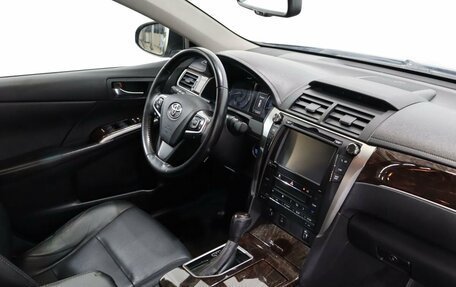 Toyota Camry, 2017 год, 2 550 000 рублей, 10 фотография