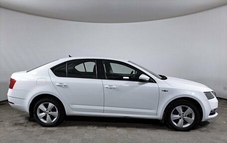 Skoda Octavia, 2018 год, 1 750 000 рублей, 5 фотография