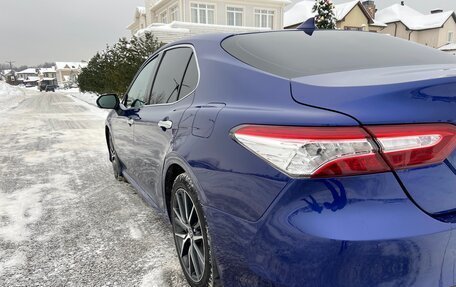 Toyota Camry, 2021 год, 3 300 000 рублей, 5 фотография