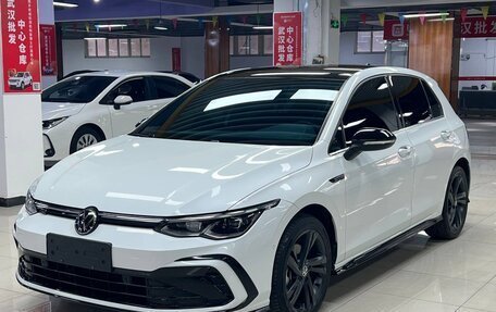 Volkswagen Golf VIII, 2022 год, 1 950 000 рублей, 1 фотография