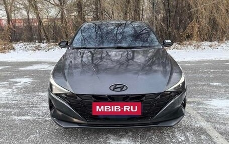 Hyundai Elantra, 2022 год, 1 600 000 рублей, 2 фотография