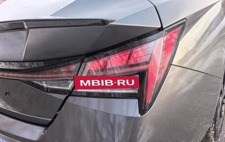 Hyundai Elantra, 2022 год, 1 600 000 рублей, 6 фотография