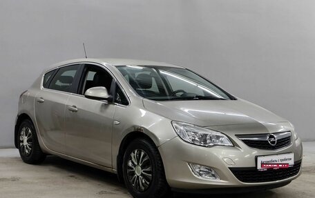 Opel Astra J, 2011 год, 520 000 рублей, 3 фотография