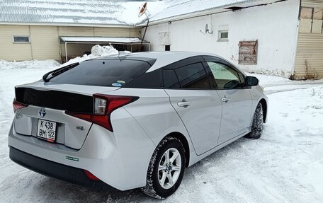 Toyota Prius IV XW50, 2019 год, 1 840 000 рублей, 13 фотография