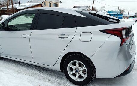 Toyota Prius IV XW50, 2019 год, 1 840 000 рублей, 11 фотография